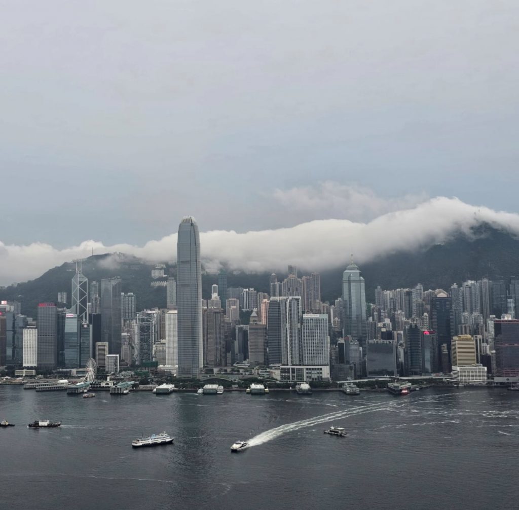 香港住宅物業價值「雙軌化」