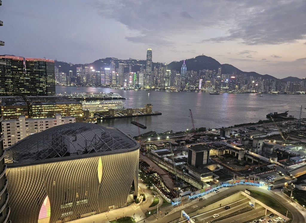 我認為最近香港的住宅物業流動性，套現能力不斷降低。